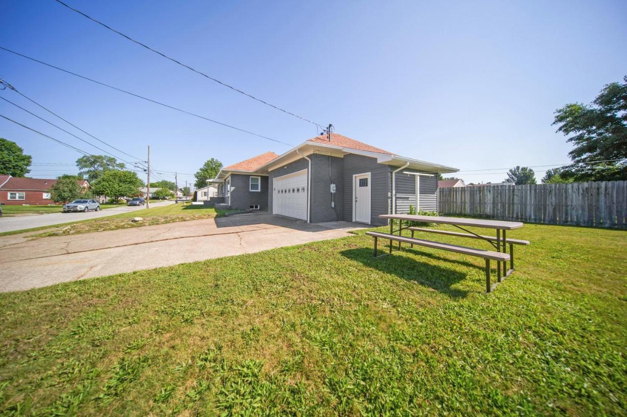 Charming About 2 Mi To Downtown Delights! Holiday home Erie