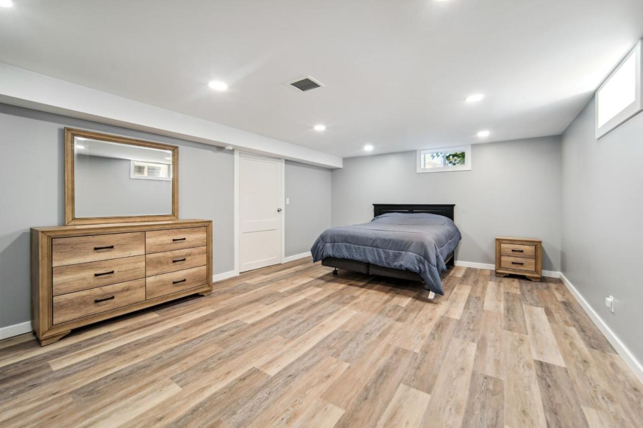 Charming About 2 Mi To Downtown Delights! *